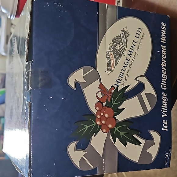 Ice village gingerbread House NIB - Picture 2 of 3